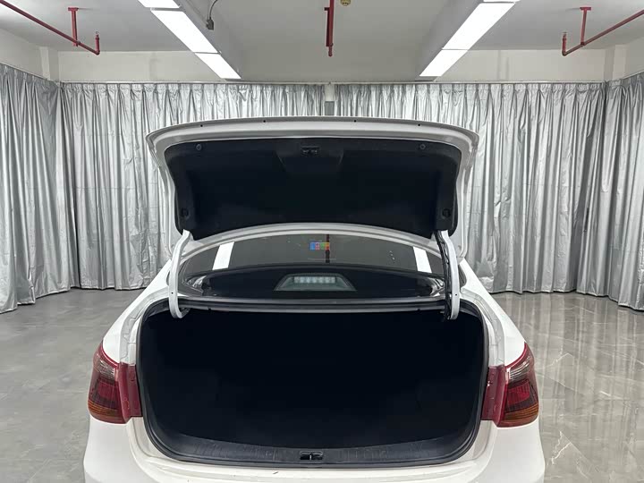 Dongfeng Aeolus E70 2023 2023款 500 智行版 磷酸铁锂 48.6kWh 110kW