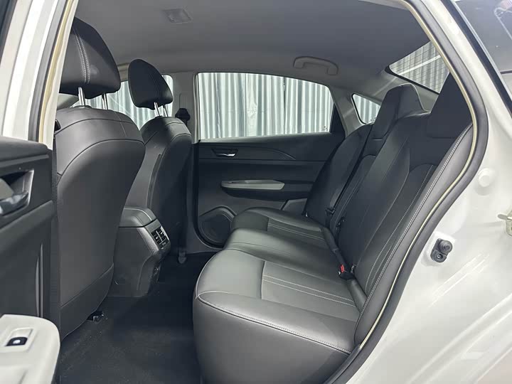 Dongfeng Aeolus E70 2023 2023款 500 智行版 磷酸铁锂 48.6kWh 110kW