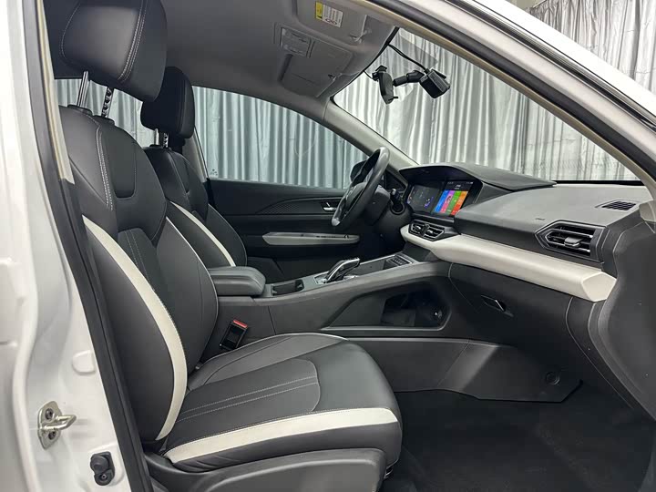 Dongfeng Aeolus E70 2023 2023款 500 智行版 磷酸铁锂 48.6kWh 110kW