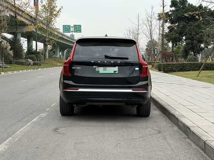 Volvo XC90 Hybrid 2023 2023款 T8 RECHARGE 智尊豪华版 7座