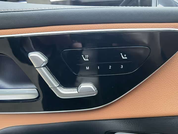 Mercedes-Benz GLC-Class 2025 2025款 GLC 260 L 4MATIC 豪华型