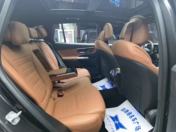 Mercedes-Benz GLC-Class 2025 2025款 GLC 260 L 4MATIC 豪华型