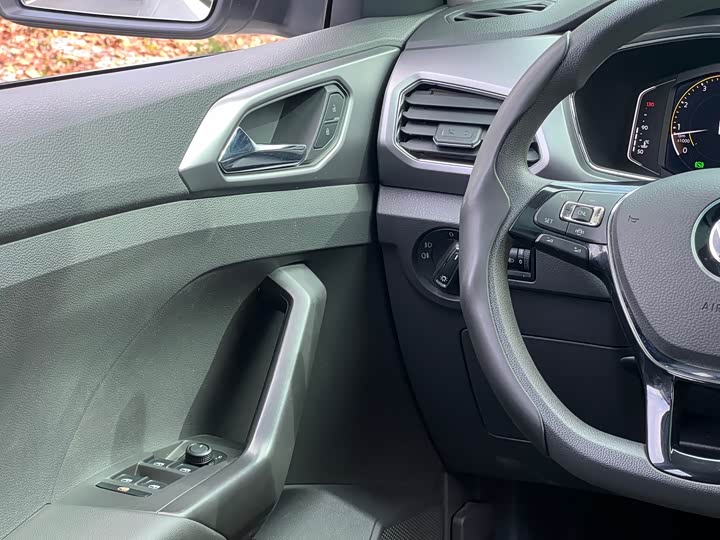 Volkswagen T-Cross 2023 2023款 300TSI DSG舒适版