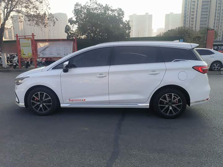 BYD Song Max Hybrid 2022 2022款 DM-i 105KM 尊荣型