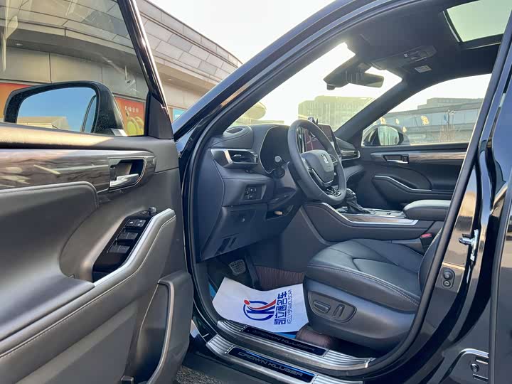Toyota Crown Kluger 2024 2024款 2.5L HEV四驱尊贵版