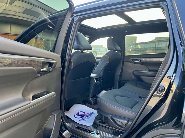 Toyota Crown Kluger 2024 2024款 2.5L HEV四驱尊贵版