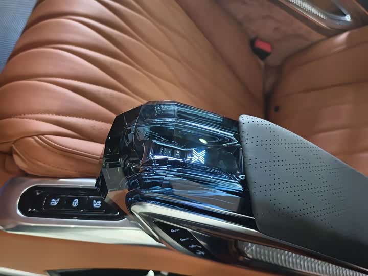 Mercedes-Benz V-Class 2024 2024款 V 300 L 长轴距豪华版