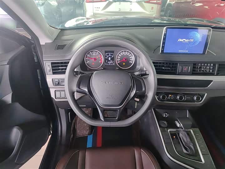 Dongfeng Forthing T5 2022 2022款 盛世款 1.5T 自动逐梦版五座