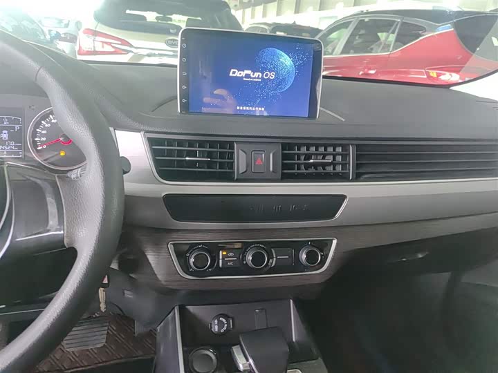 Dongfeng Forthing T5 2022 2022款 盛世款 1.5T 自动逐梦版五座