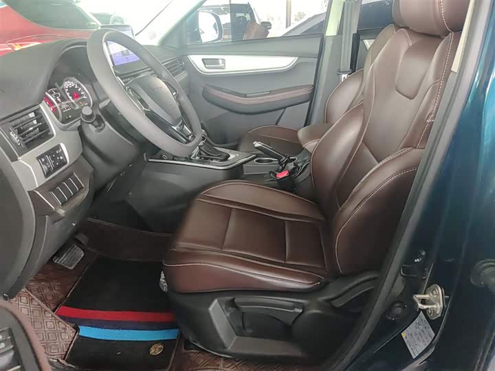 Dongfeng Forthing T5 2022 2022款 盛世款 1.5T 自动逐梦版五座