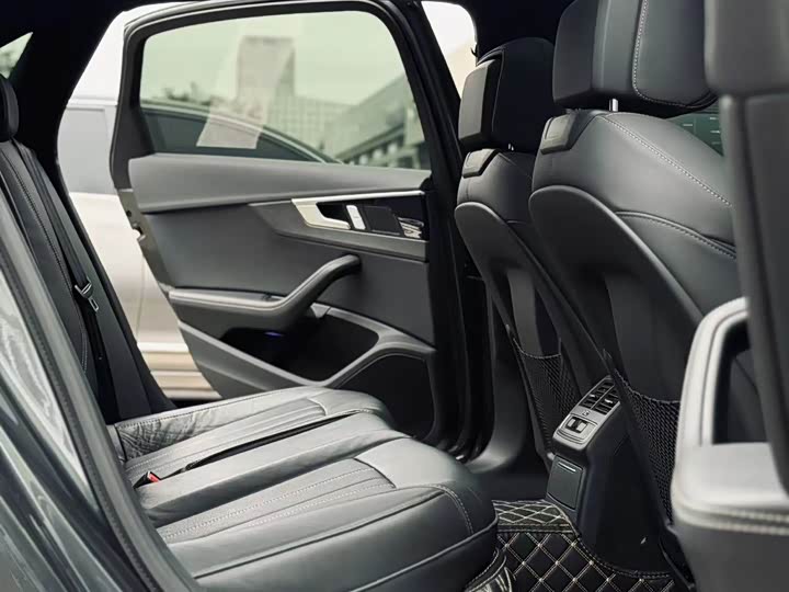 Audi A4L 2024 2024款 40 TFSI 豪华动感型
