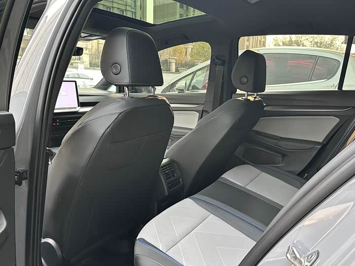 Volkswagen Golf 2025 2025款 300TSI R-Line