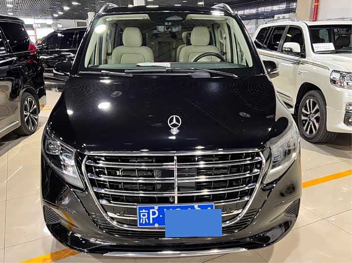 Mercedes-Benz V-Class 2024 2024款 V 300 L 长轴距豪华版