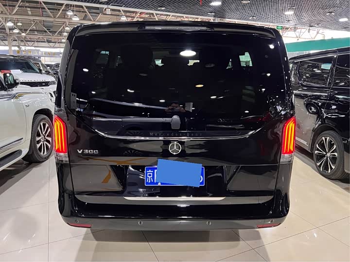 Mercedes-Benz V-Class 2024 2024款 V 300 L 长轴距豪华版
