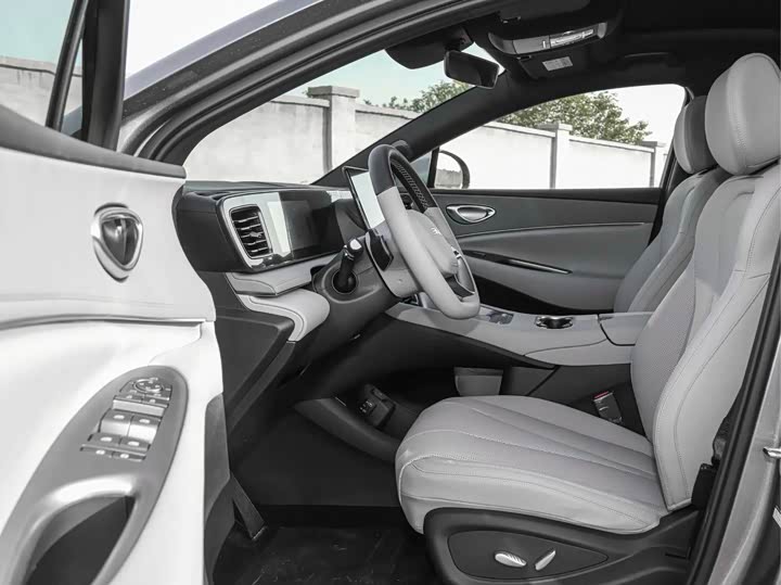 2025 BYD Sea Lion 06 Hybrid/EV