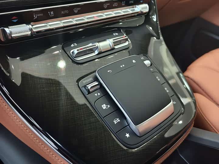 Mercedes-Benz V-Class 2024 2024款 V 300 L 长轴距豪华版