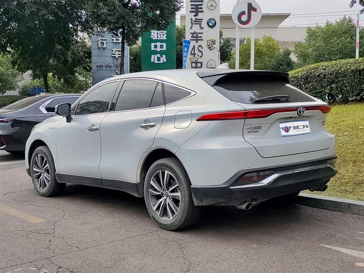 Toyota Harrier 2023 2023款 双擎 2.5L CVT四驱豪华版