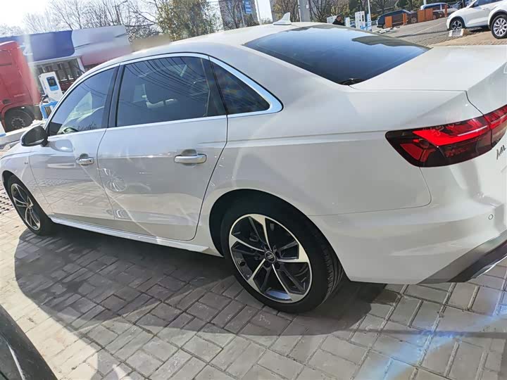 Audi A4L 2024 2024款 40 TFSI 时尚动感型