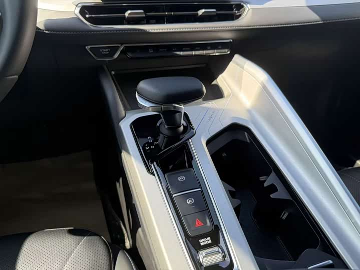 Geely Preface 2025 2025款 东方曜 1.5TD 昆仑版