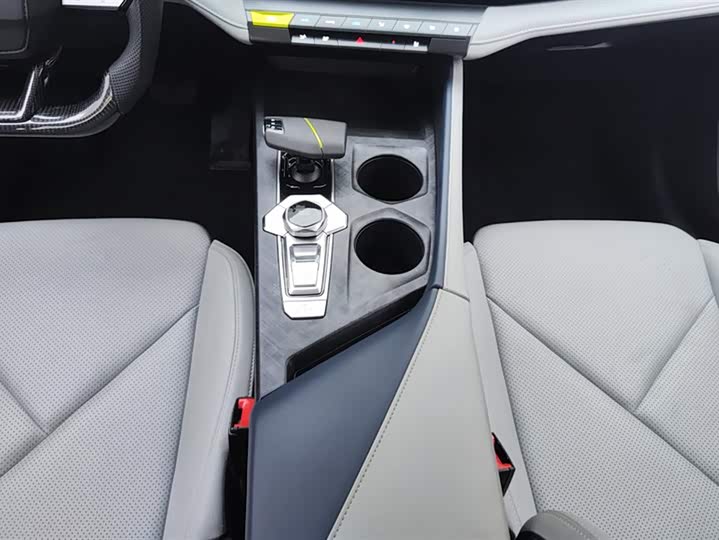 Changan UNI-V Hybrid 2023 2023款 智电iDD 1.5T 113km智酷型