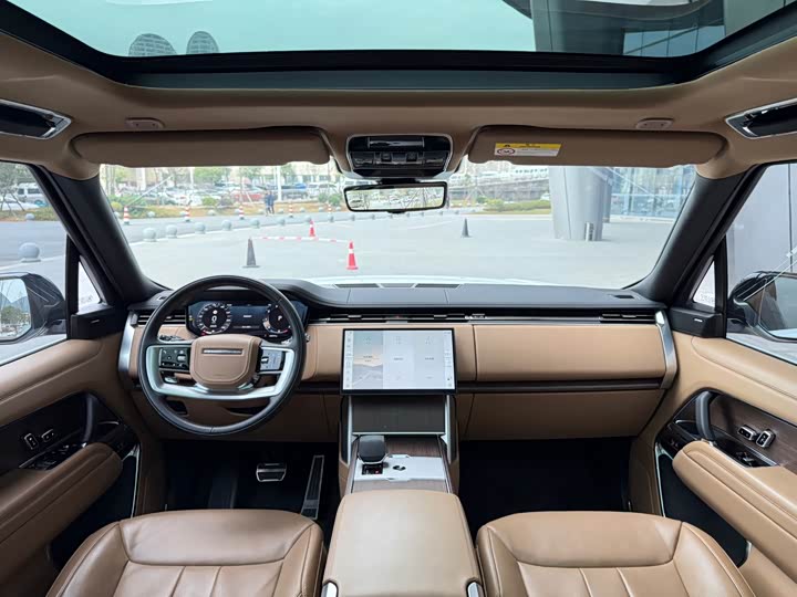 Land Rover Range Rover 2025 2025款 3.0 L6 400PS 盛世加长版
