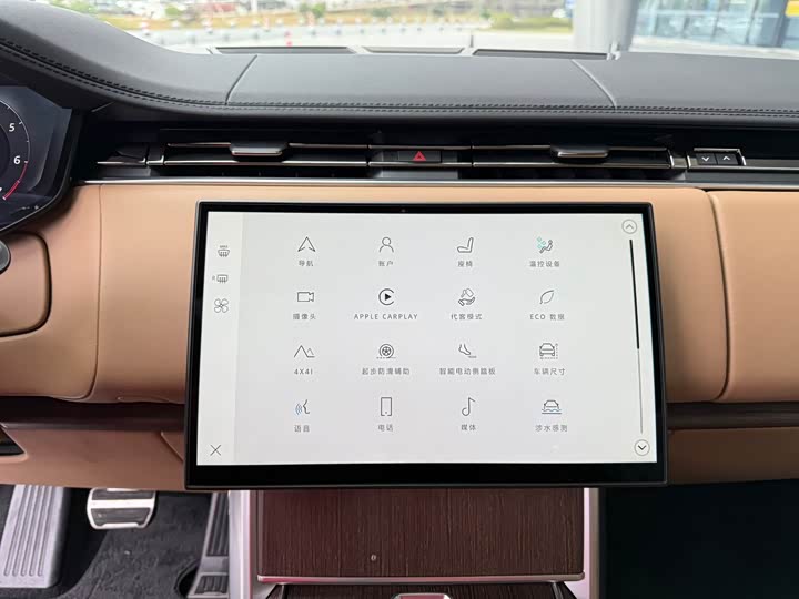 Land Rover Range Rover 2025 2025款 3.0 L6 400PS 盛世加长版