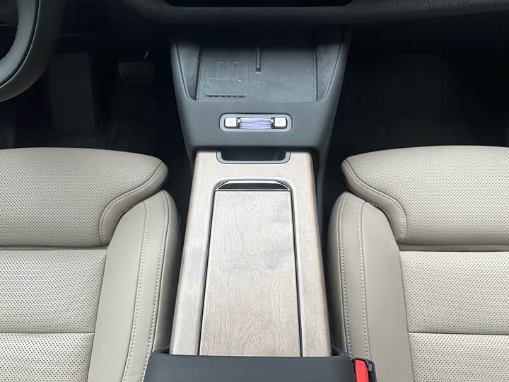 Volvo XC70 Hybrid 2026 2026款 四驱超长续航Ultra