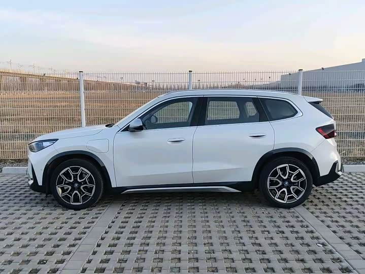BMW iX1 2023 2023款 xDrive30L X设计套装