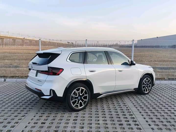 BMW iX1 2023 2023款 xDrive30L X设计套装