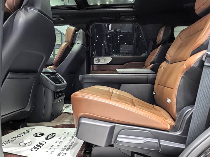 Lincoln Navigator 2022 2022款 3.5T 尊耀版