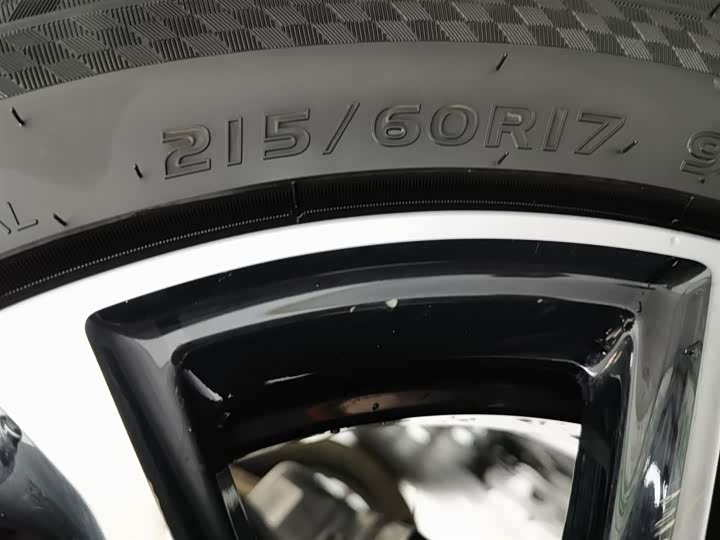 Geely Galaxy A7 2025 2025款 EM-i 70km 豪享版