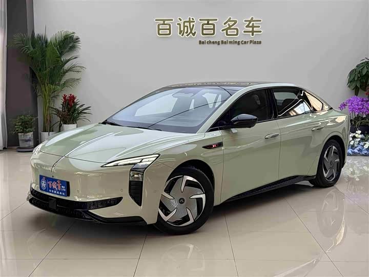 2025 Hongqi EH7