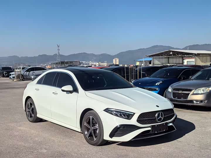Mercedes-Benz A-Class 2025 2025款 改款 A 200 L 时尚型