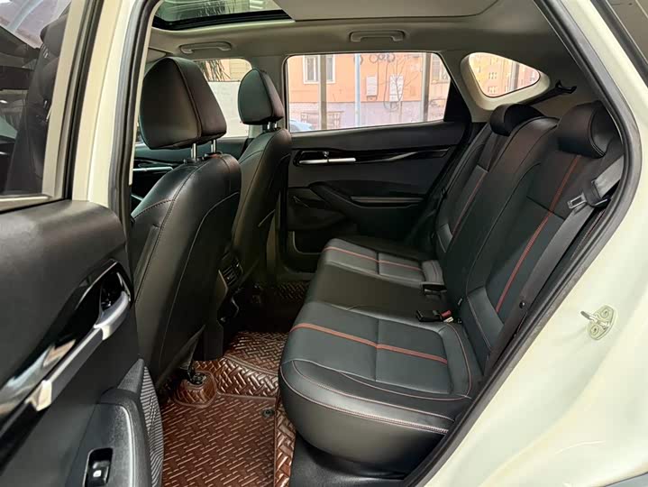 Kia KX3 2021 2021款 1.5L CVT潮流版