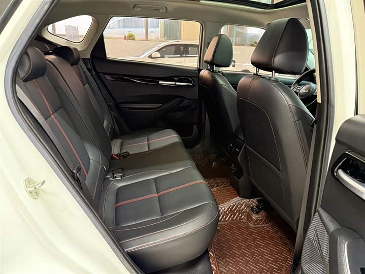 Kia KX3 2021 2021款 1.5L CVT潮流版