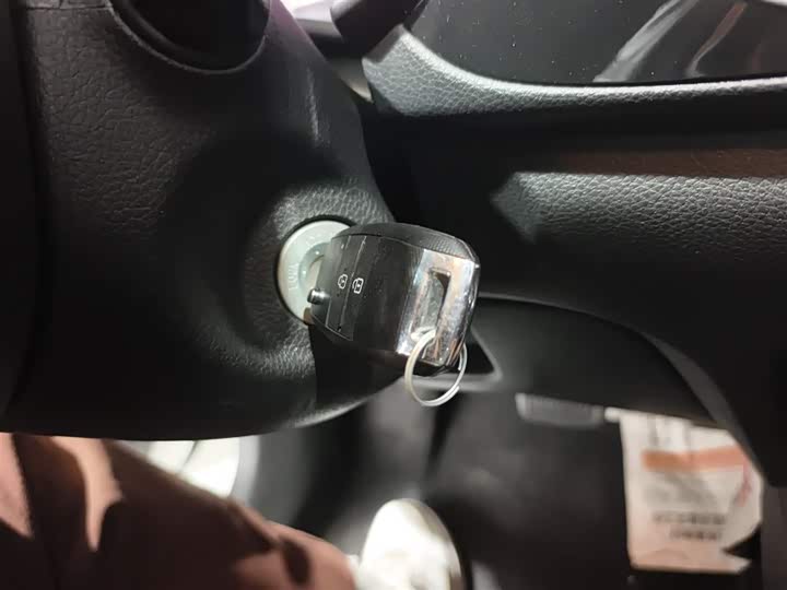 Kia Pegas 2020 2020款 改款 1.4L 自动舒适天窗版