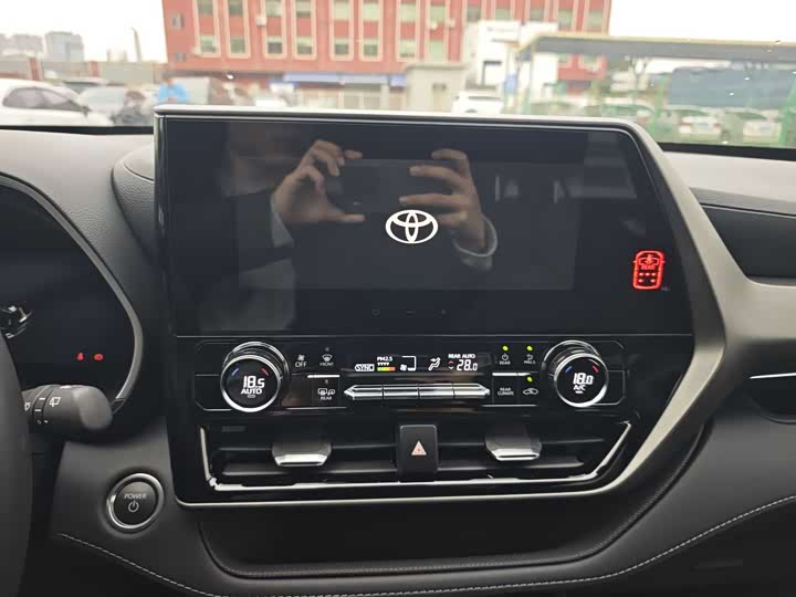 Toyota Highlander 2024 2024款 2.5L智能电混双擎两驱精英版 7座