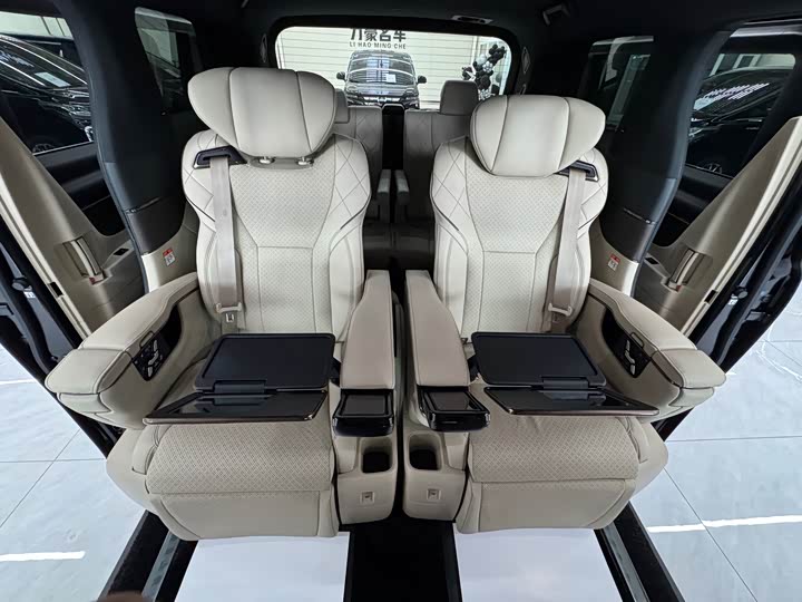 Toyota Vellfire 2024 2024款 皇冠 双擎 2.5L 至尊行政版