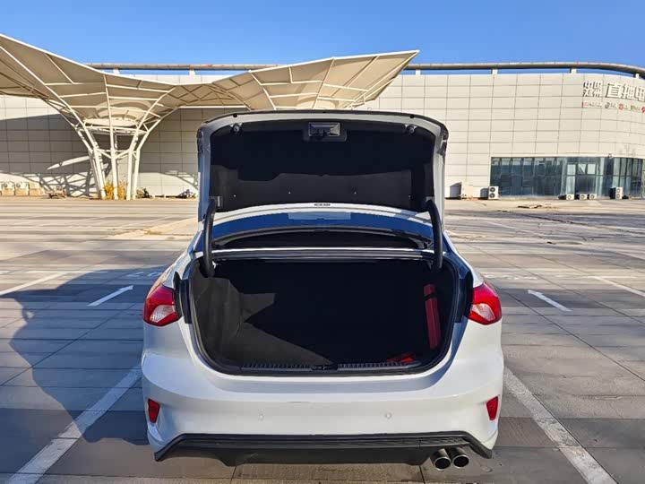 Ford Focus 2022 2022款 三厢 EcoBoost 180 自动S版
