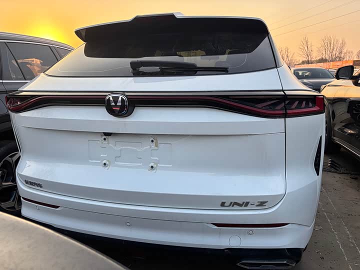 Changan UNI-Z Hybrid 2024 2024款 蓝鲸智电iDD 125km 卓越型