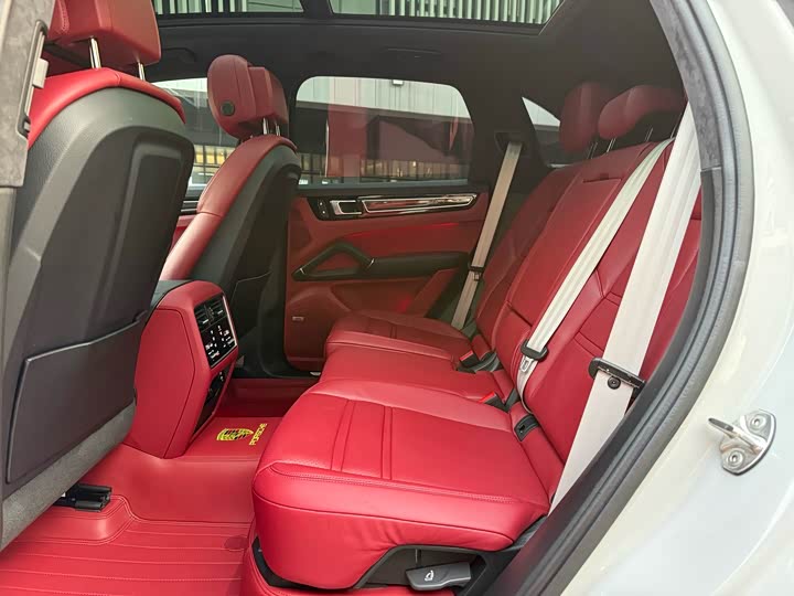 Porsche Cayenne Hybrid 2023 2023款 Cayenne E-Hybrid 2.0T 铂金版