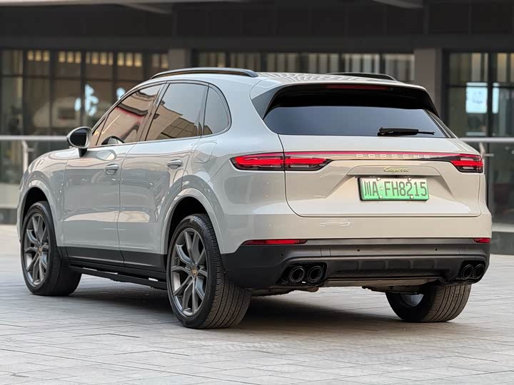 Porsche Cayenne Hybrid 2023 2023款 Cayenne E-Hybrid 2.0T 铂金版