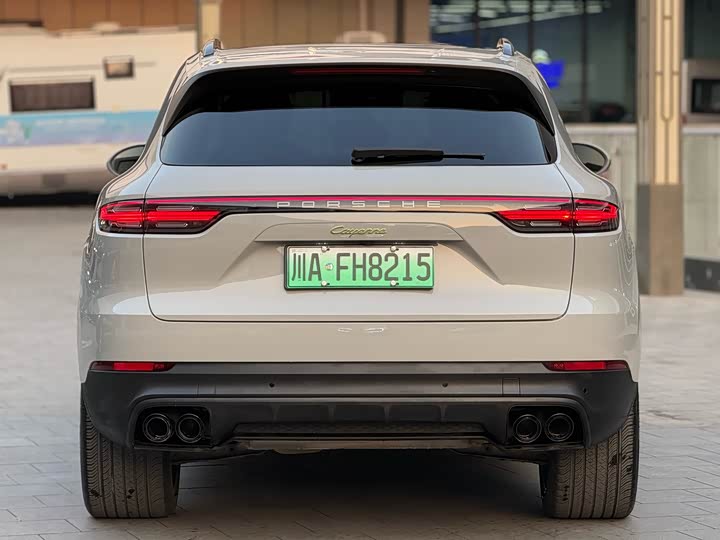 Porsche Cayenne Hybrid 2023 2023款 Cayenne E-Hybrid 2.0T 铂金版