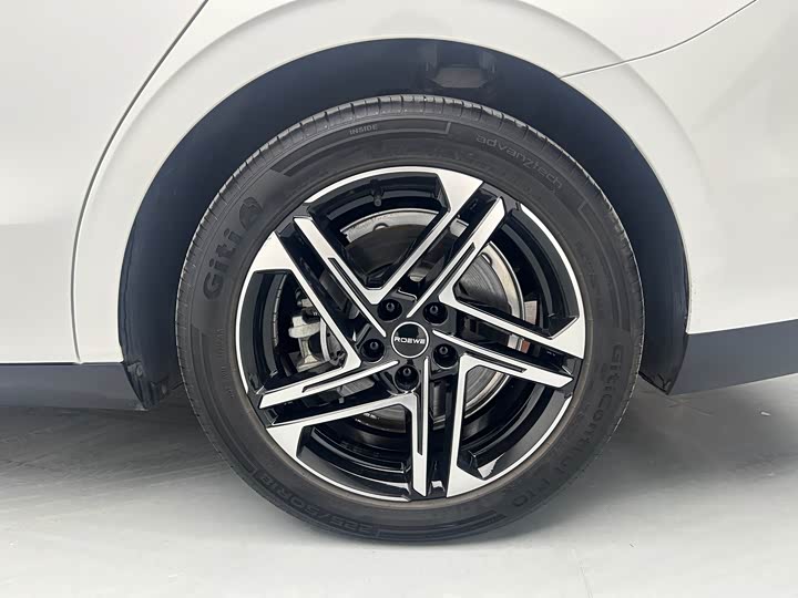 Roewe D7 2023 2023款 EV 510km 后驱旗舰版