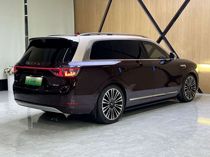 Aito M9 2025 2025款 增程 Ultra版 52kWh 6座版