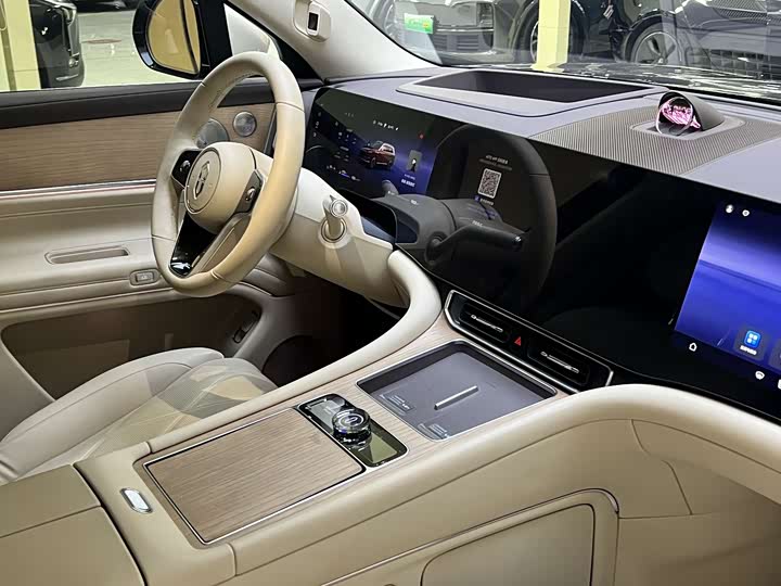 Aito M9 2025 2025款 增程 Ultra版 52kWh 6座版