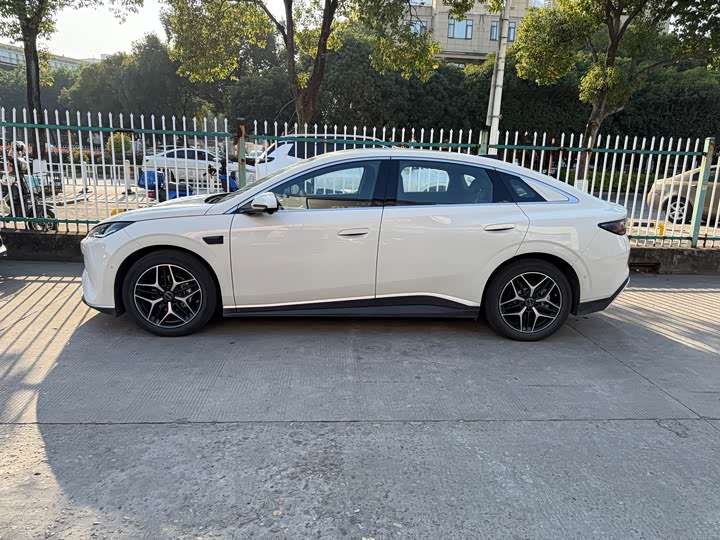 2025 BYD Seal 06 Hybrid/EV