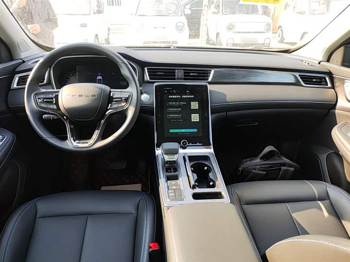 Roewe RX5 2025 2025款 PLUS 330TGI 自动领潮智惠版