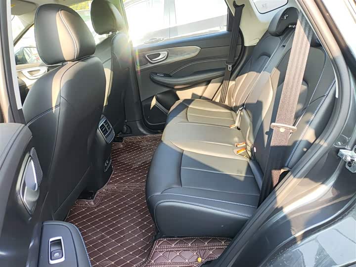 Roewe RX5 2025 2025款 PLUS 330TGI 自动领潮智惠版