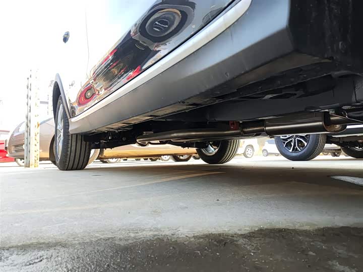 Roewe RX5 2025 2025款 PLUS 330TGI 自动领潮智惠版